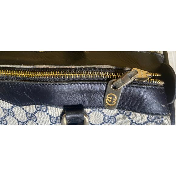 Beautiful Gucci Navy Boston Bag - Picture 4 of 14